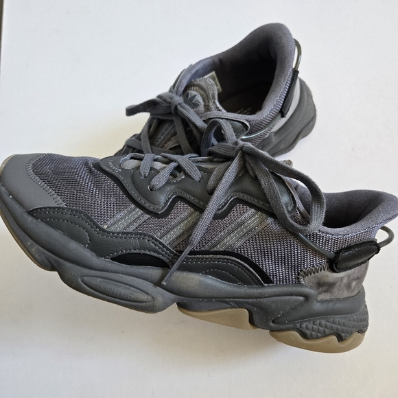 Adidas Originals Ozweego Runner Trainer Shoes Dark Gray  display picture 3